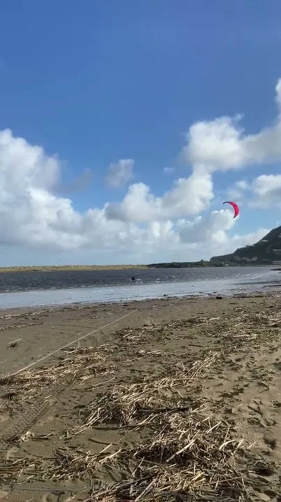 Kitesurf Llico Bajo, Beach & river mouth
